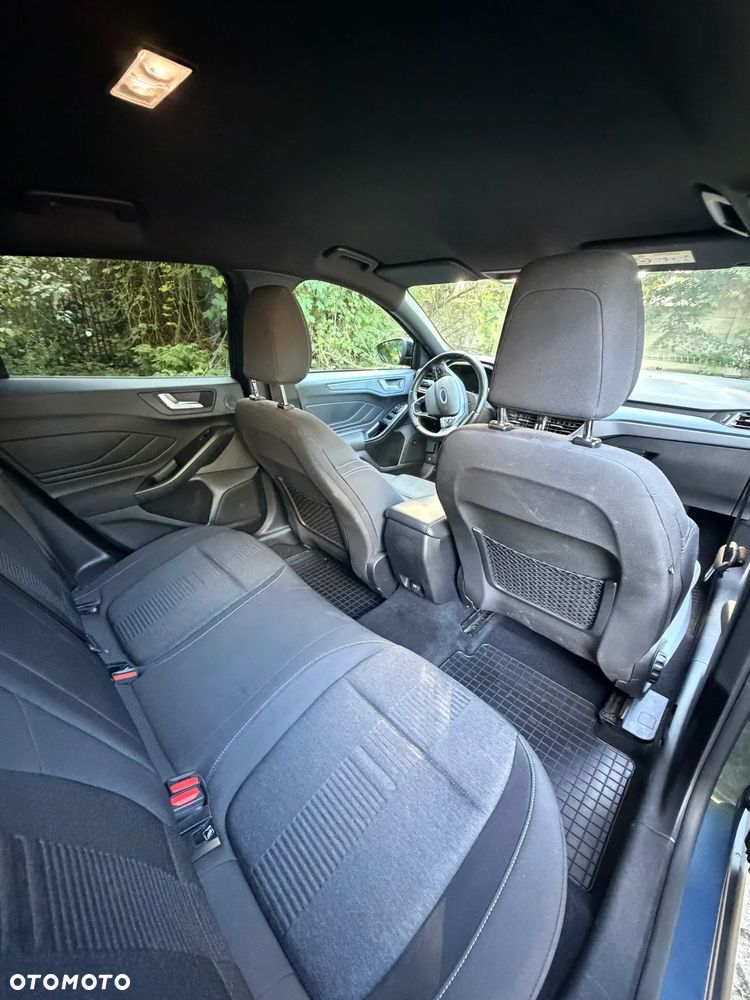 Ford Focus 1.0 EcoBoost Active - 17
