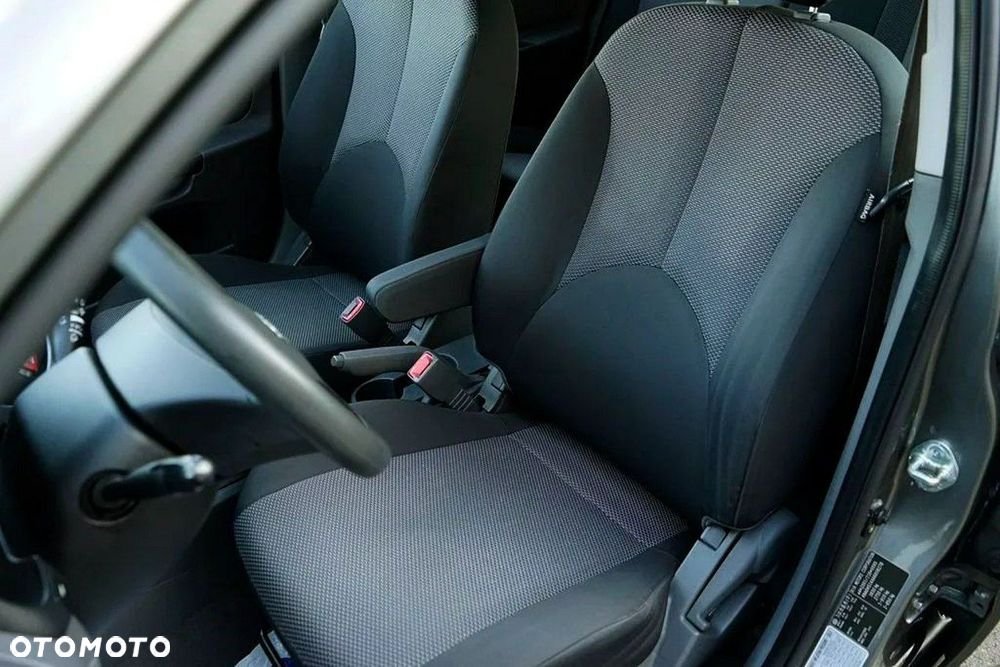 Kia Rio - 19