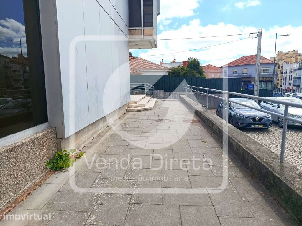 Loja/Edifício com 437 m² no Centro da Malveira - Excelente Visibili... - Grande imagem: 2/49