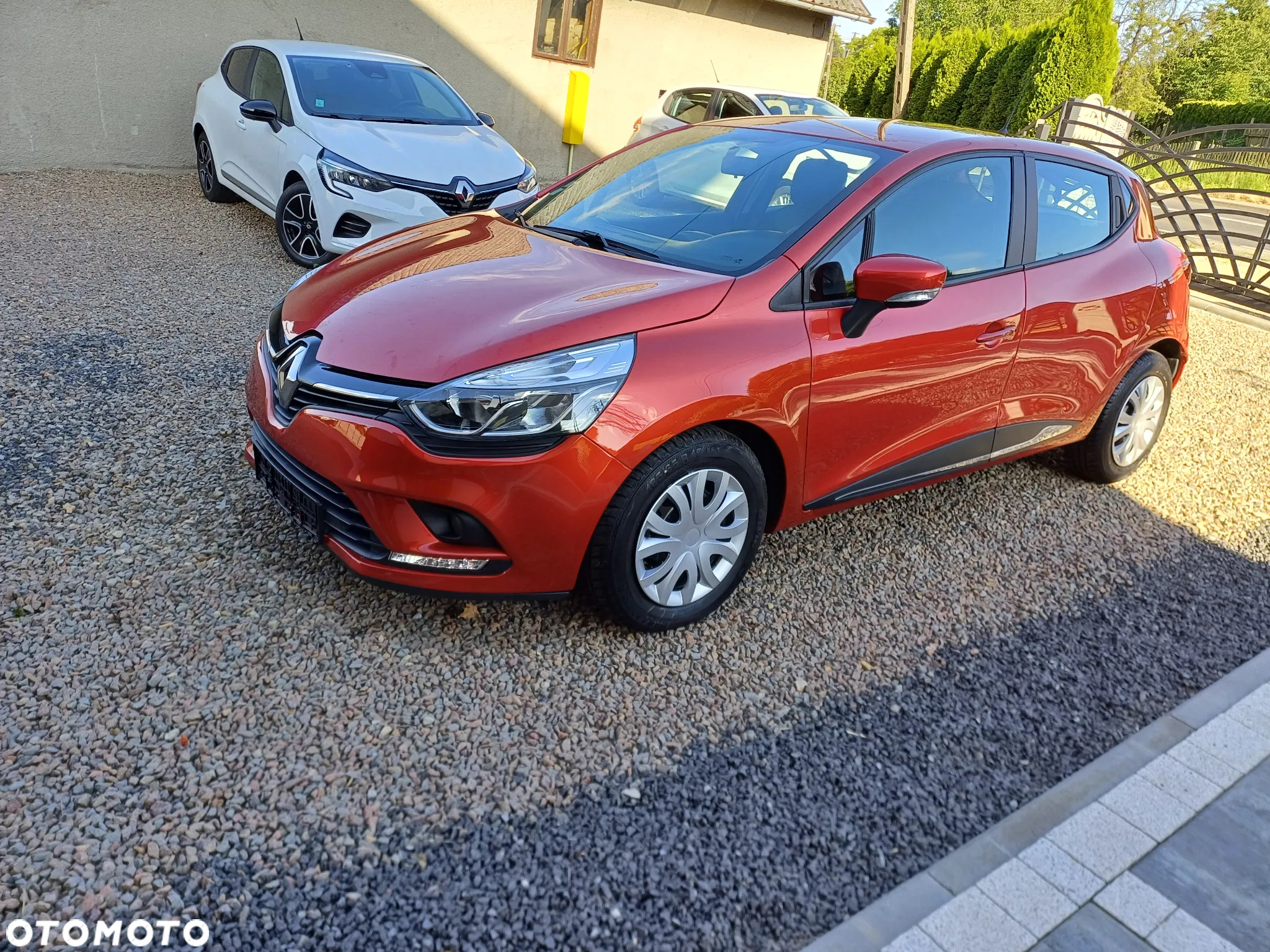 Renault Clio TCe 90 BUSINESS EDITION - 2
