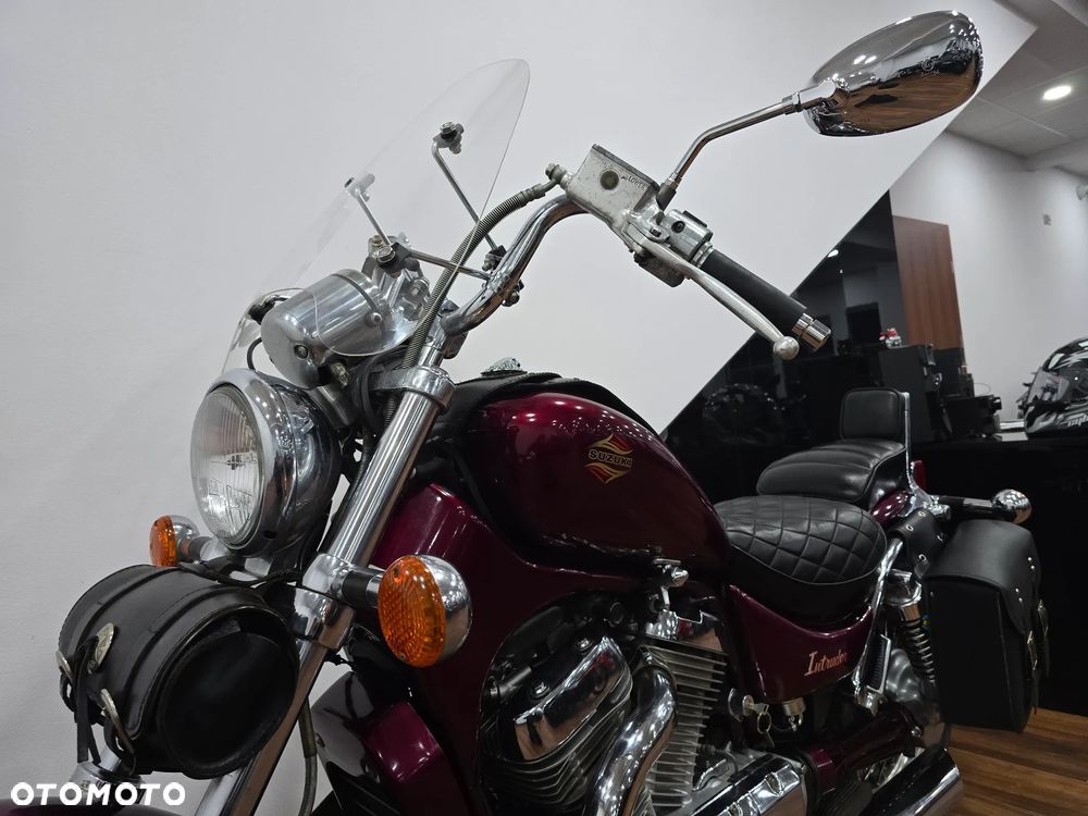 Suzuki Intruder - 17