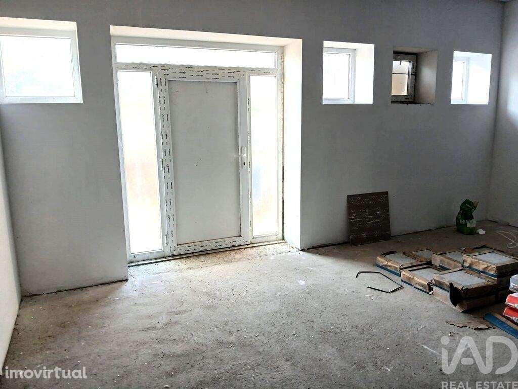 Loja / Estabelecimento Comercial T1 em Peso e Vales do Rio de 335,00 m - Grande imagem: 2/13