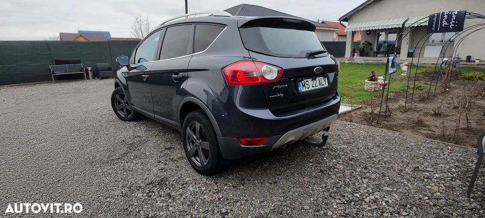 Ford Kuga 2.0 TDCi 2x4 Titanium - 11