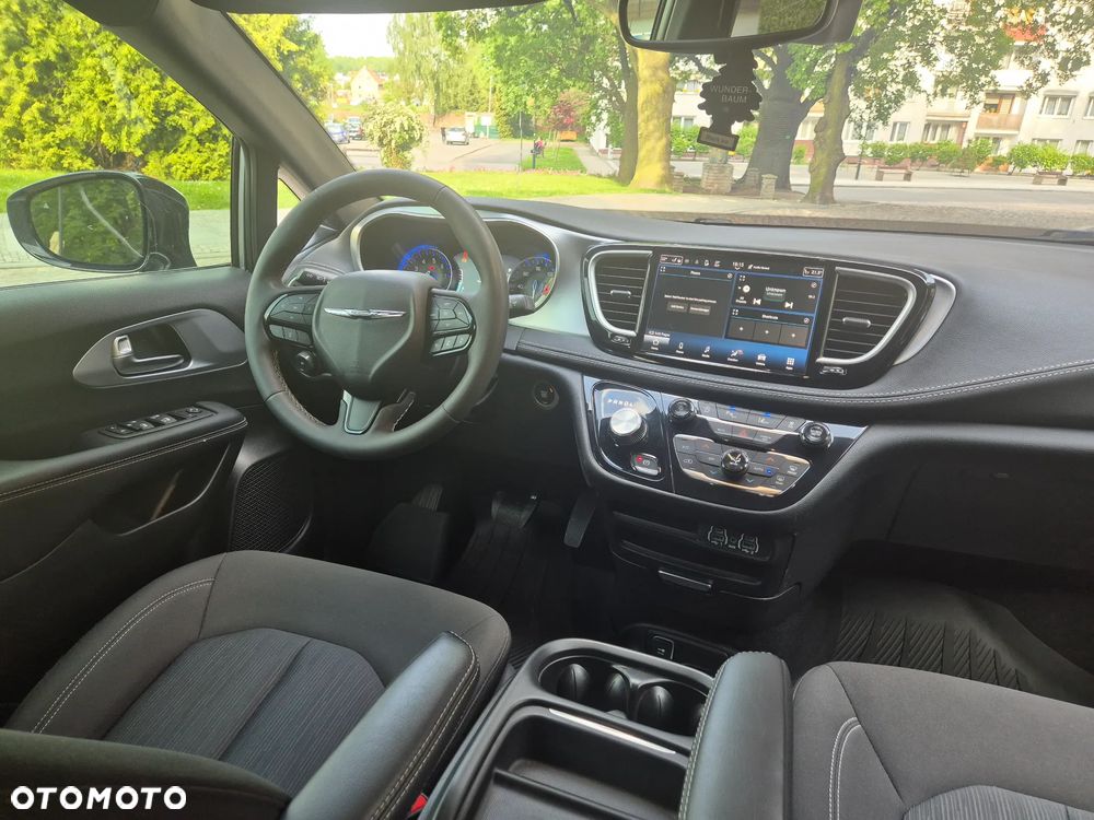 Chrysler Pacifica - 19