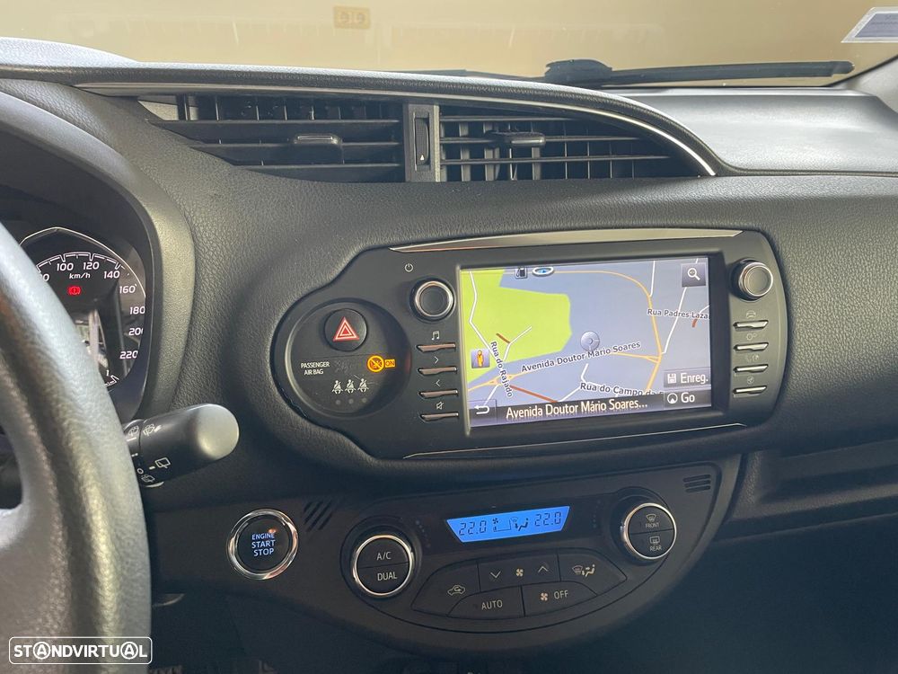 Toyota Yaris 1.5 VVT-i 20 Anos - 13