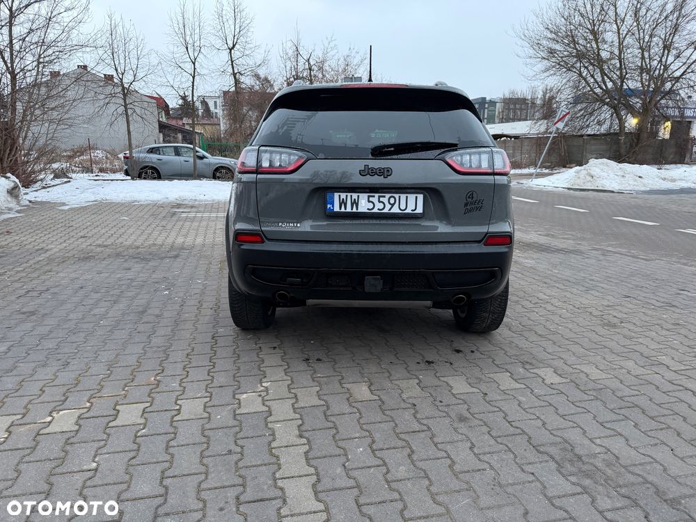 Jeep Cherokee - 4