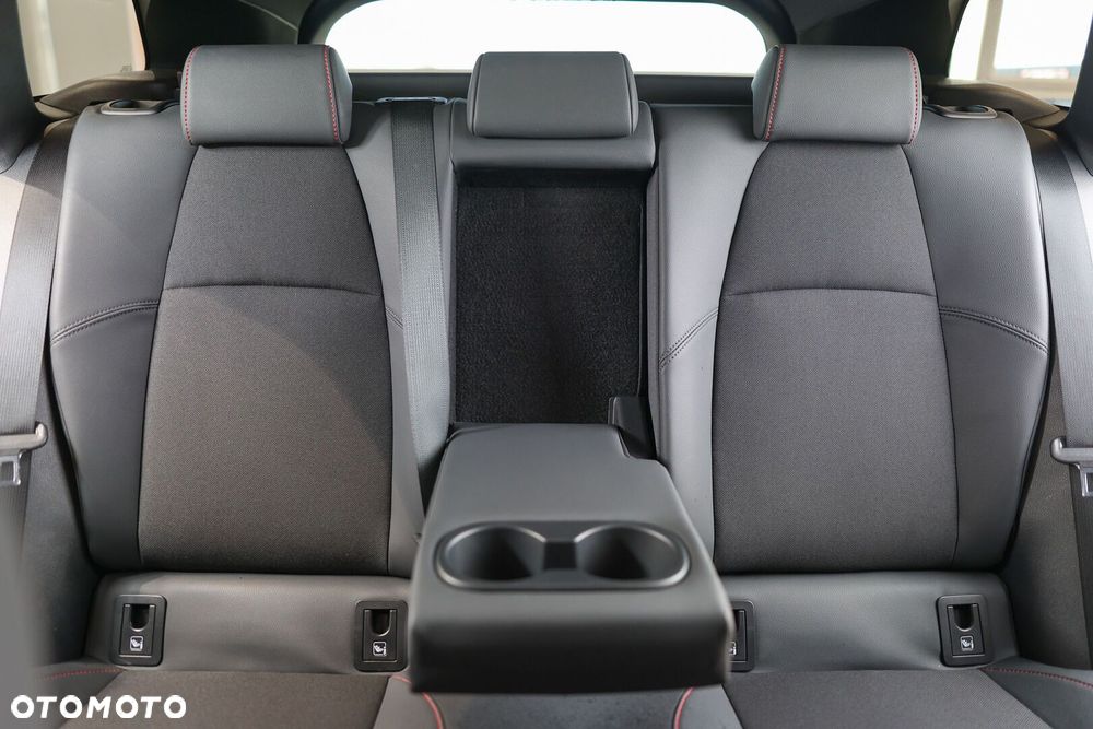 Toyota Corolla 2.0 Hybrid GR Sport Dynamic - 18