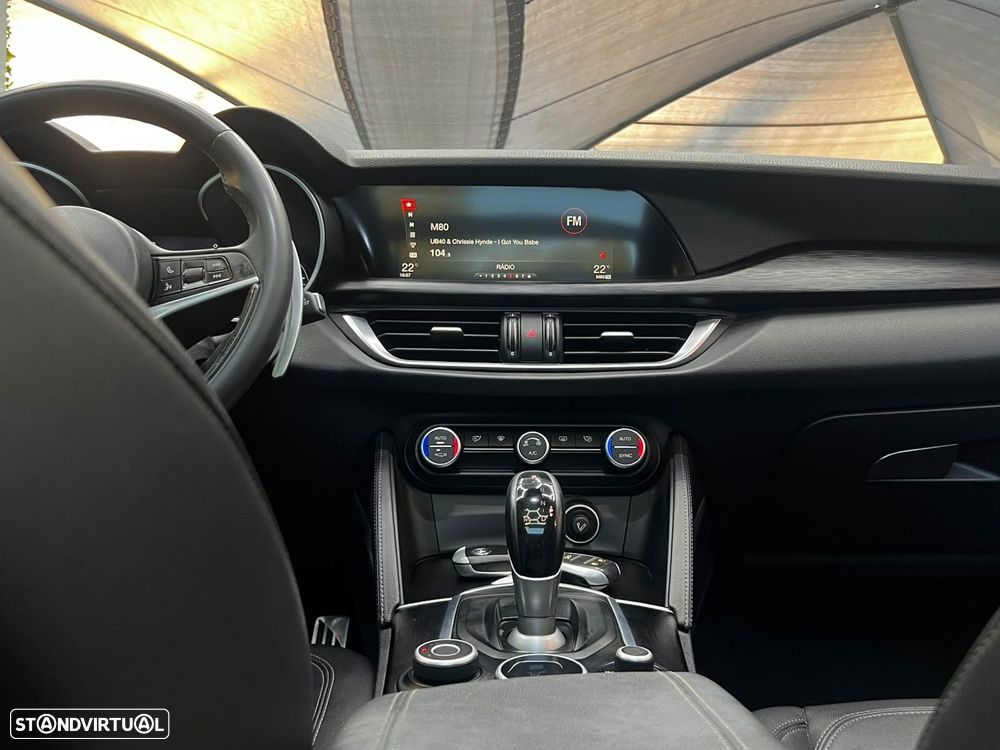 Alfa Romeo Stelvio 2.2 D TI AT8 - 26