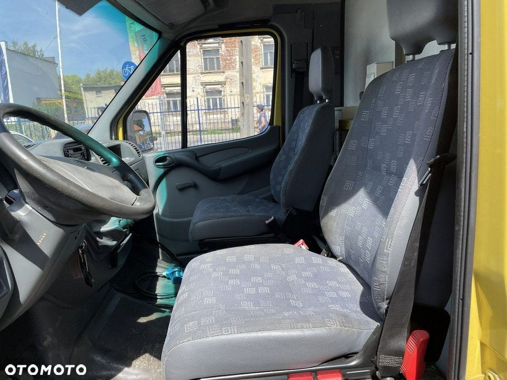 Mercedes-Benz Sprinter - 10