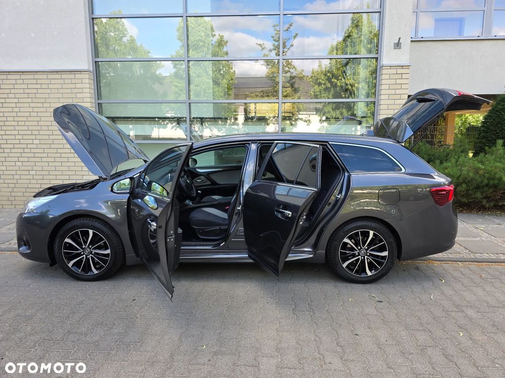 Toyota Avensis - 11
