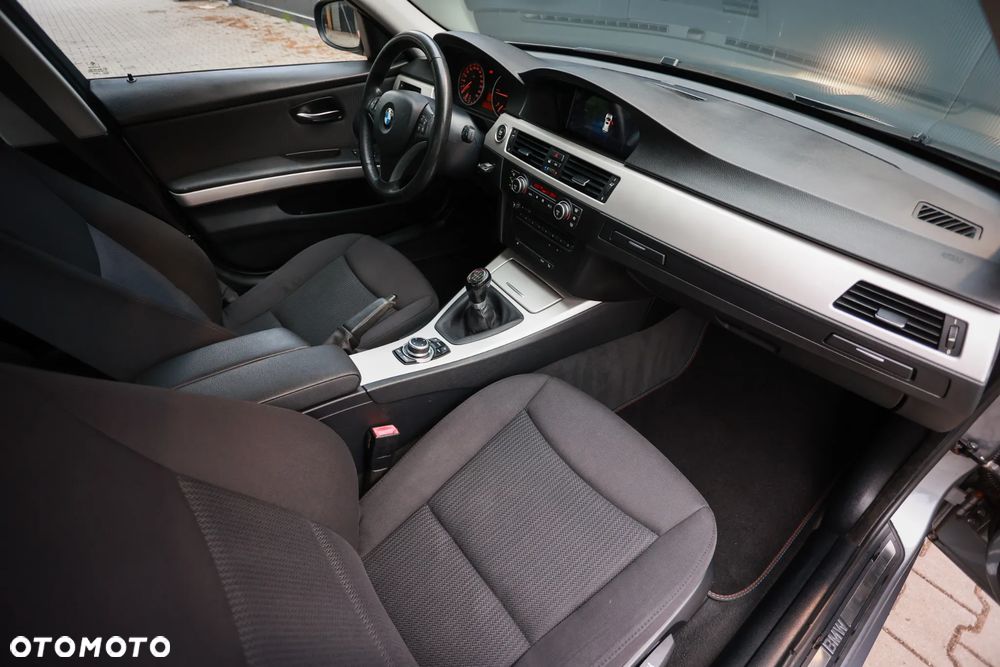 BMW Seria 3 320d DPF - 34