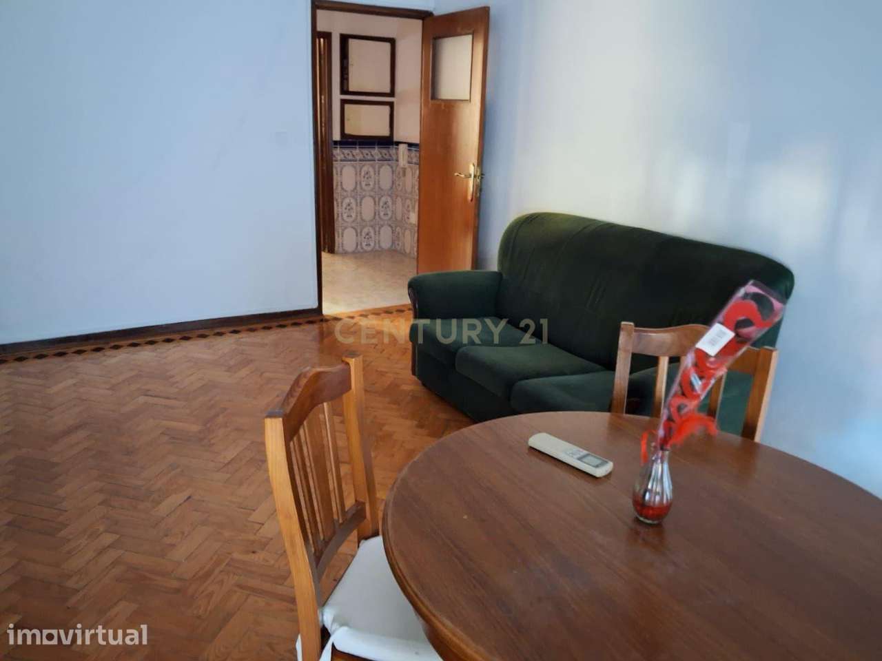 Apartamento para “ARRENDAMENTO”, de tipologia T3, com 1 WC, varanda co - Grande imagem: 4/23