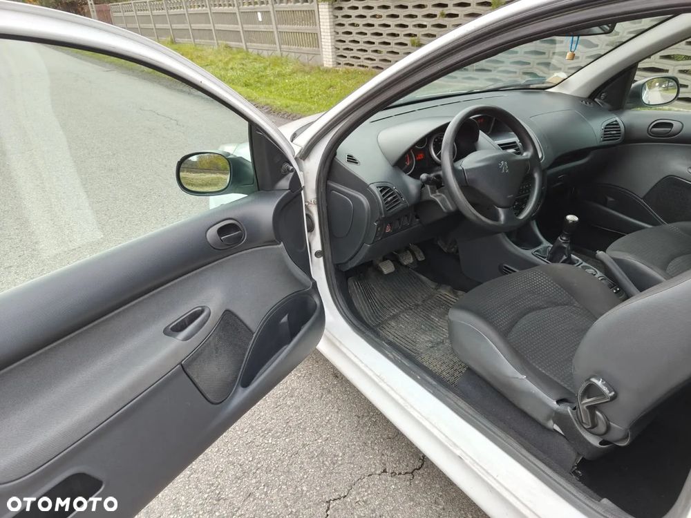 Peugeot 206 - 9