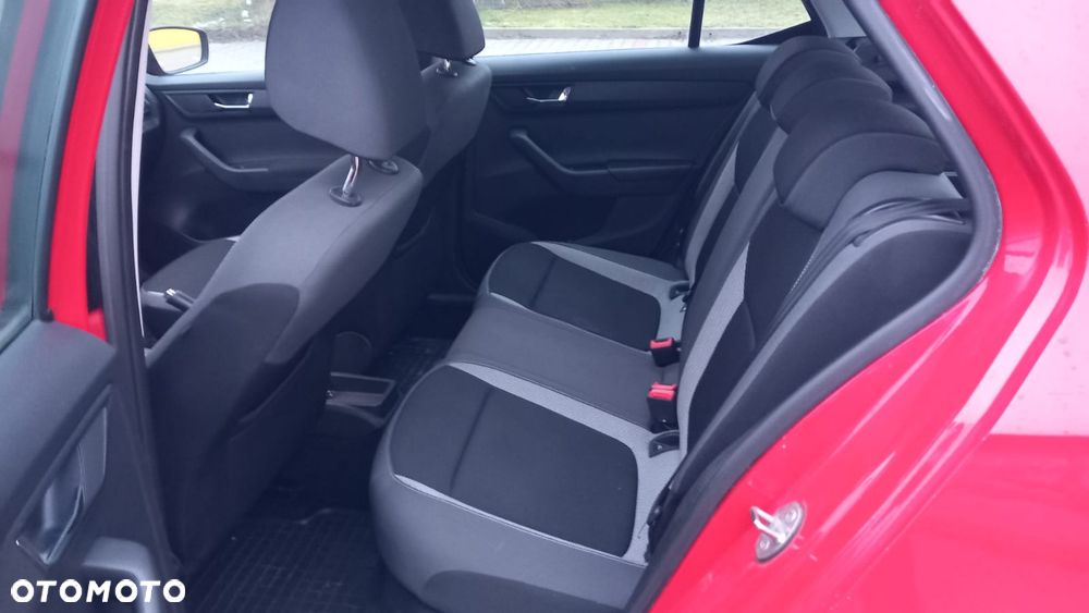 Skoda Fabia 1.0 MPI Cool Edition Red & Grey - 21