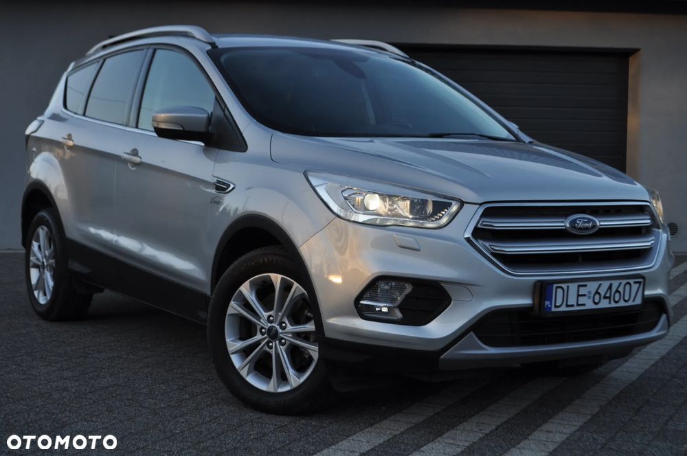 Ford Kuga 2.0 TDCi 2x4 Titanium - 3