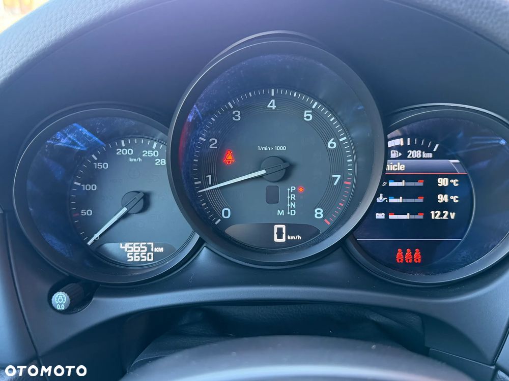 Porsche Macan Standard - 8