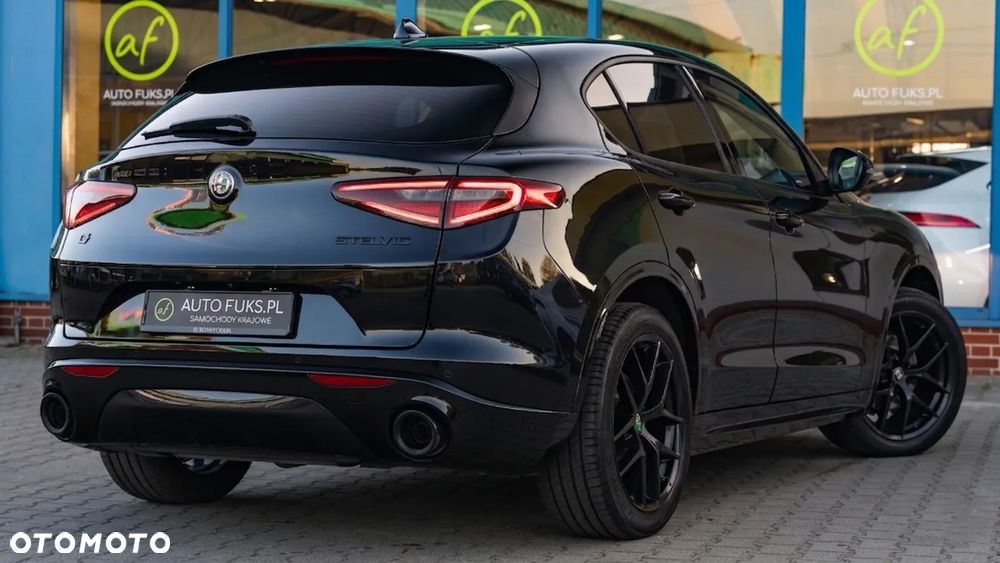 Alfa Romeo Stelvio 2.0 Turbo Veloce Q4 - 4