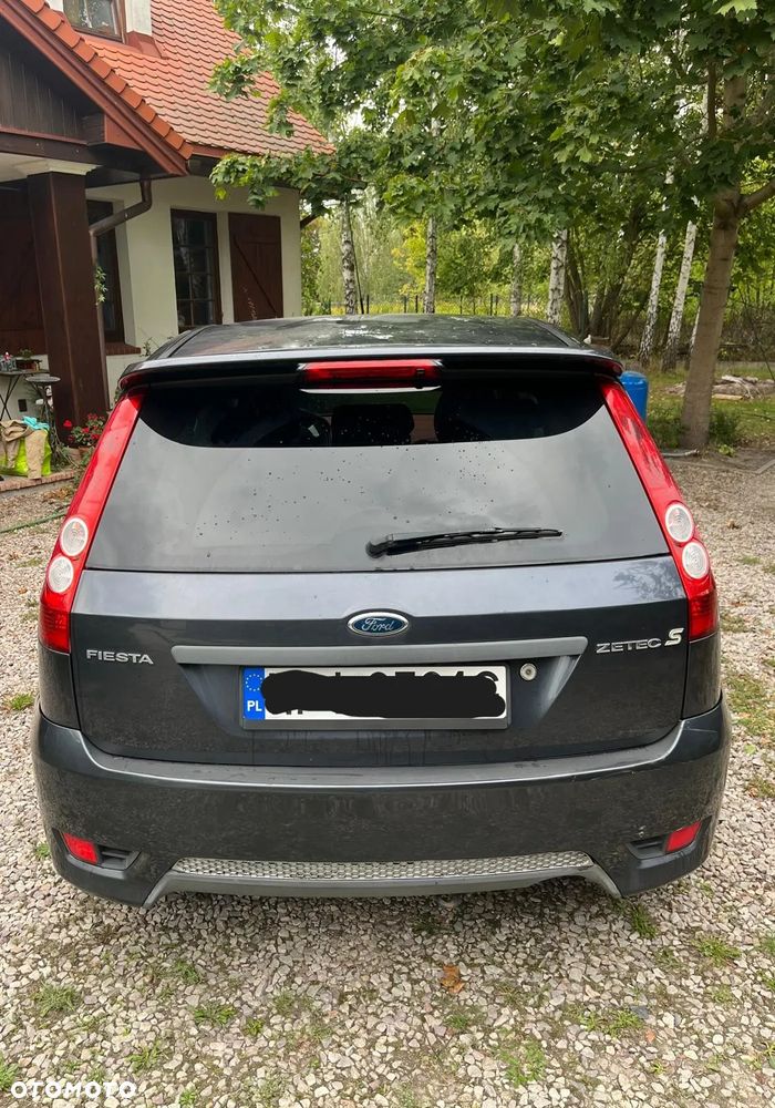 Ford Fiesta - 10