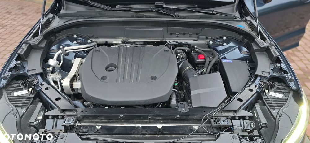 Volvo XC 60 B5 B AWD Plus Dark - 21