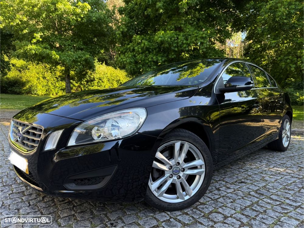 Volvo S60 2.0 D3 Momentum - 4