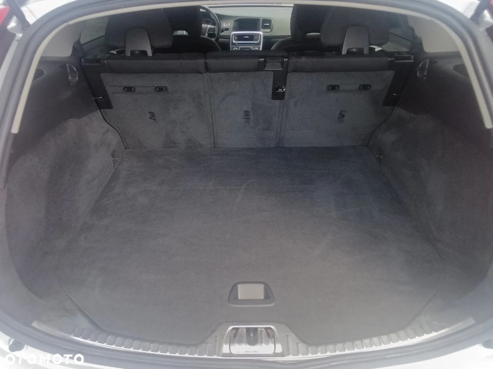 Volvo V60 D3 Geartronic Momentum - 11