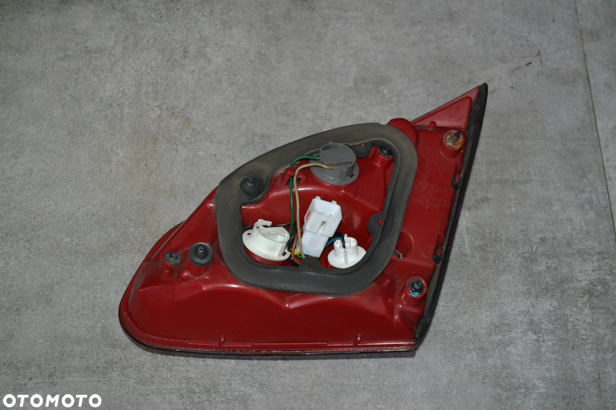 KIA CEED II HB 5D LAMPA TYŁ TYLNA LEWA W KLAPĘ ORYGINAŁ 92403-A20 - 2