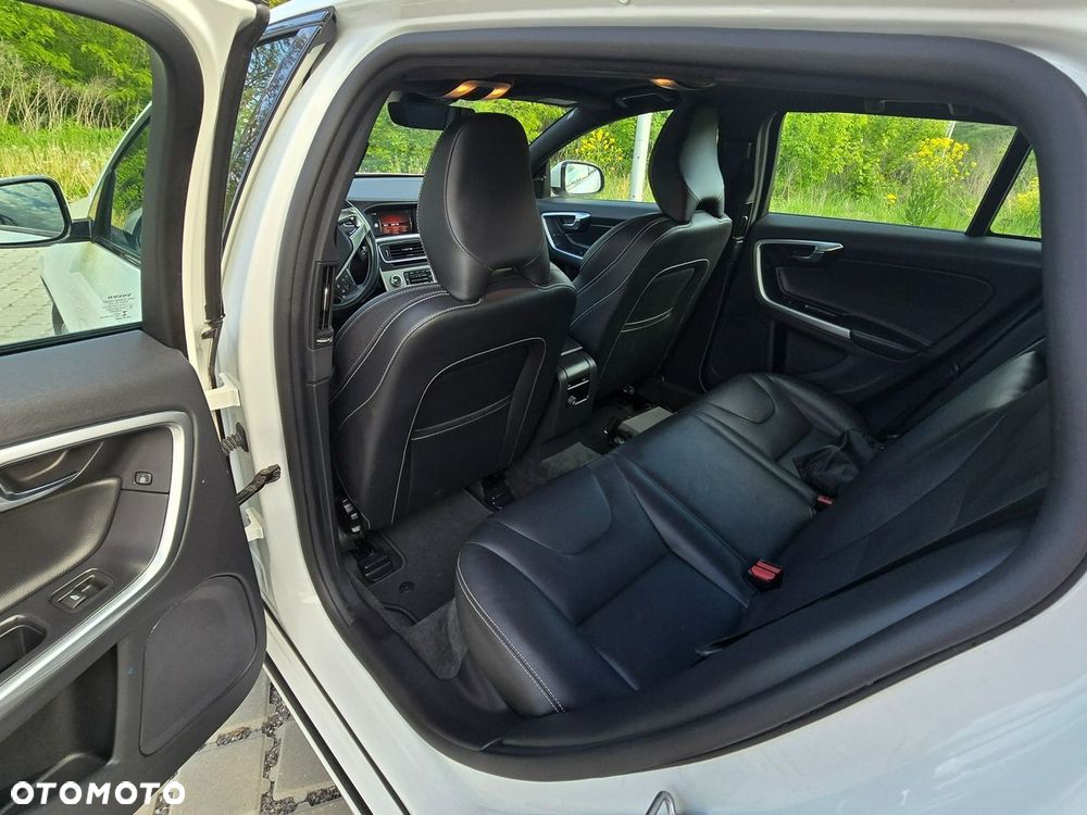 Volvo V60 D2 Geartronic Summum - 31