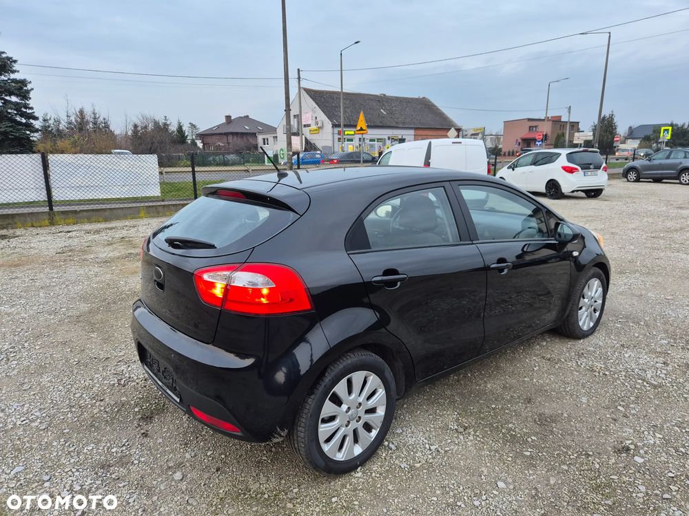 Kia Rio - 24