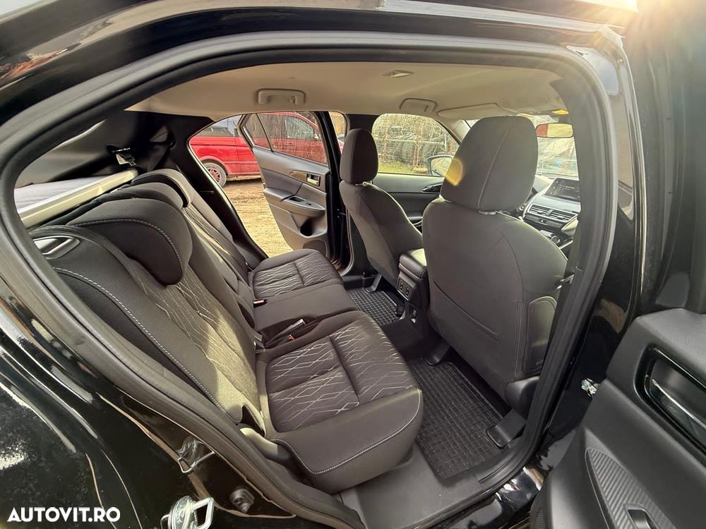 Mitsubishi Eclipse-Cross 1.5-litre 16-valve DOHC MIVEC 4X4 Intense+ Aut. - 6