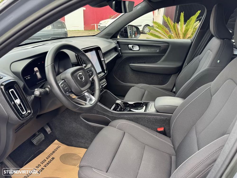 Volvo XC 40 Recharge Core - 13