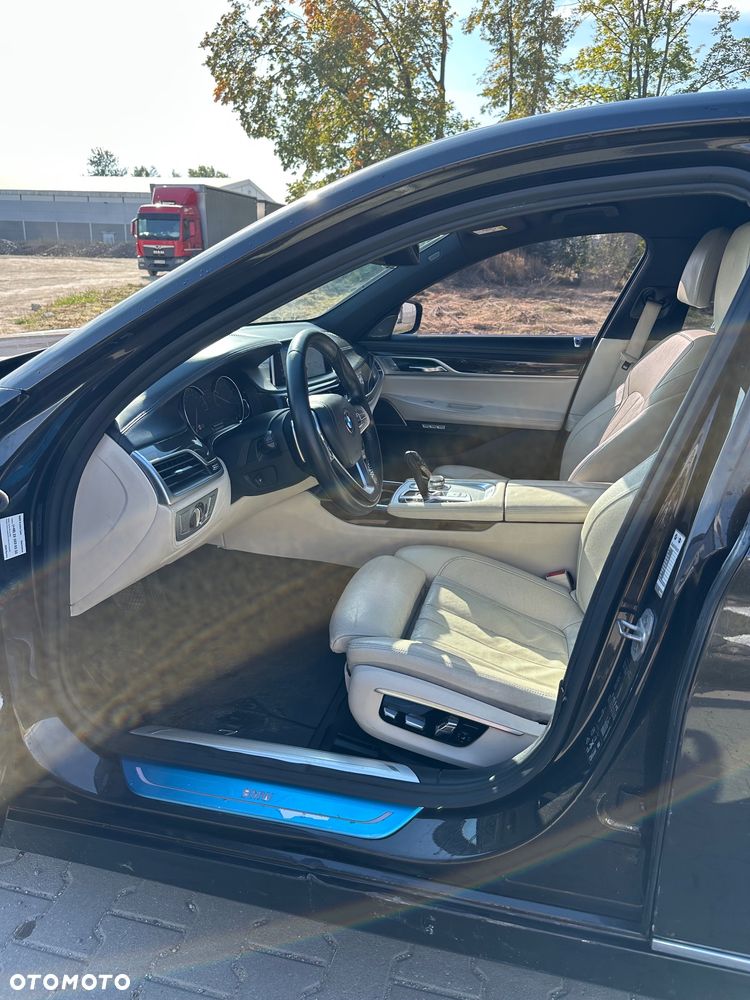 BMW Seria 7 740d xDrive - 17