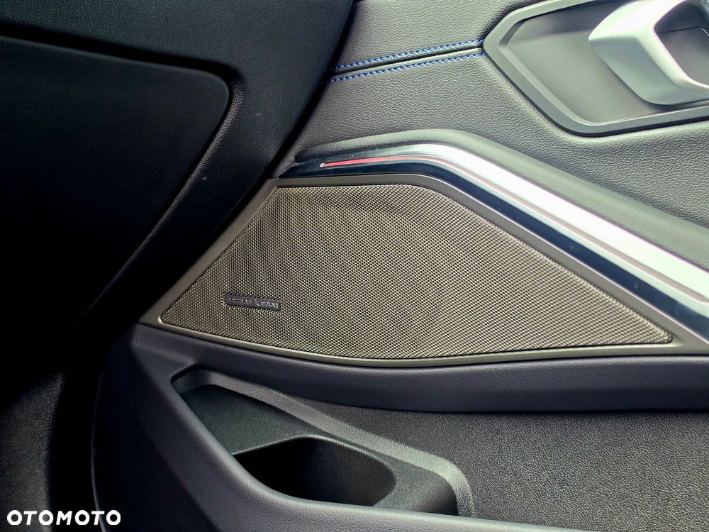 BMW Seria 3 330i xDrive M Sport - 27