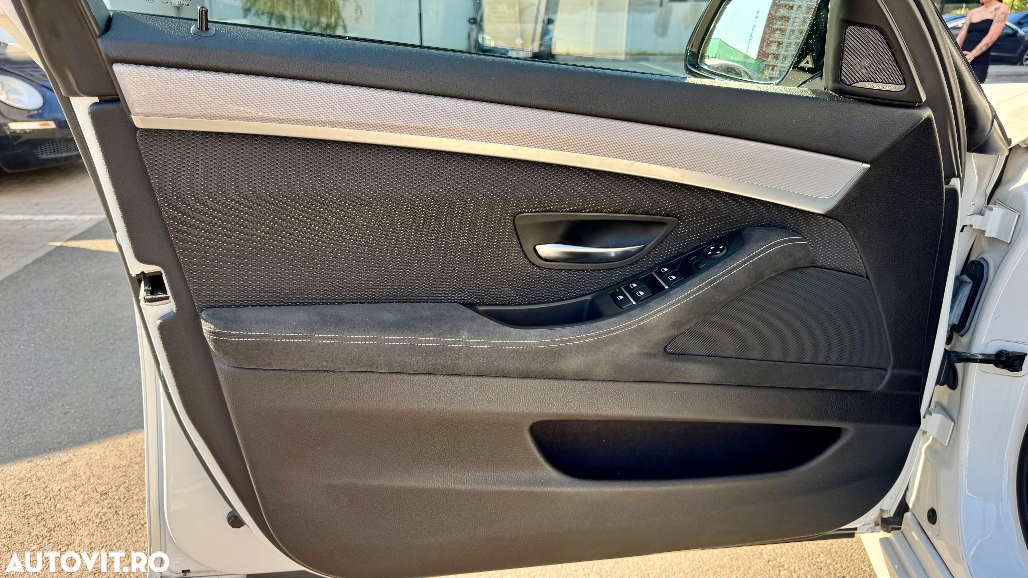 BMW Seria 5 520d xDrive - 12