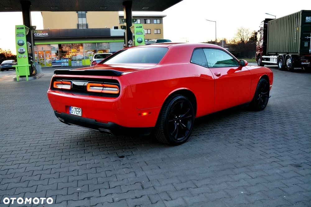 Dodge Challenger - 14