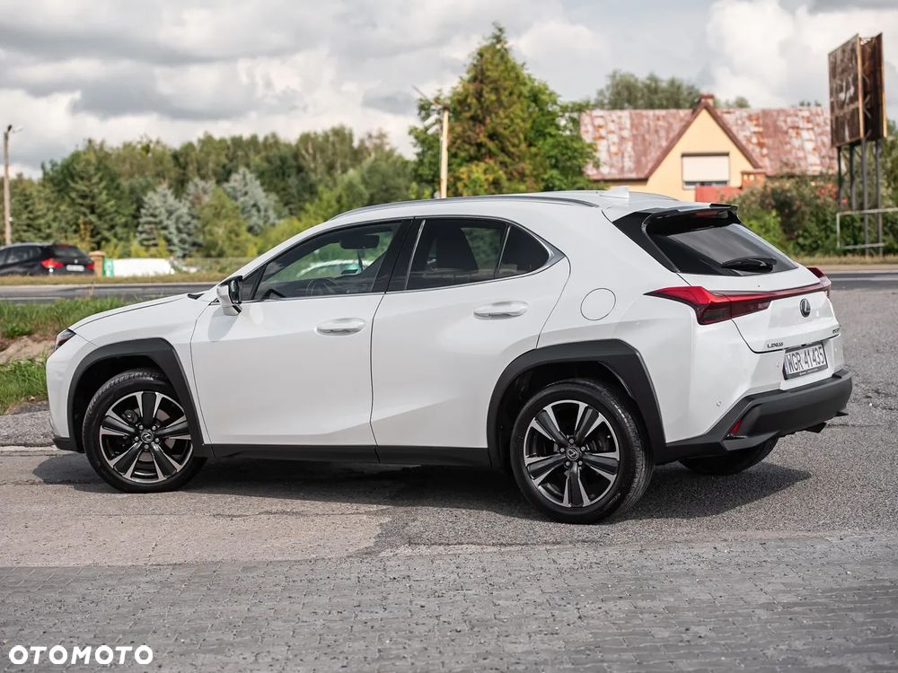 Lexus UX 200 - 10
