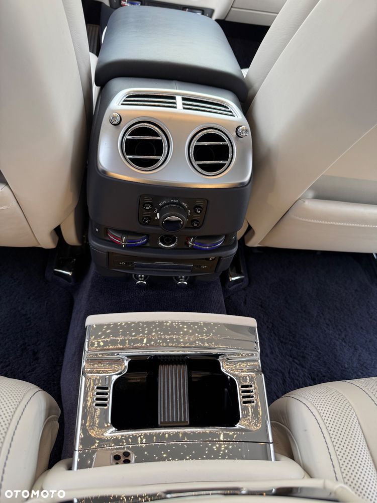Rolls-Royce Ghost Standard - 25