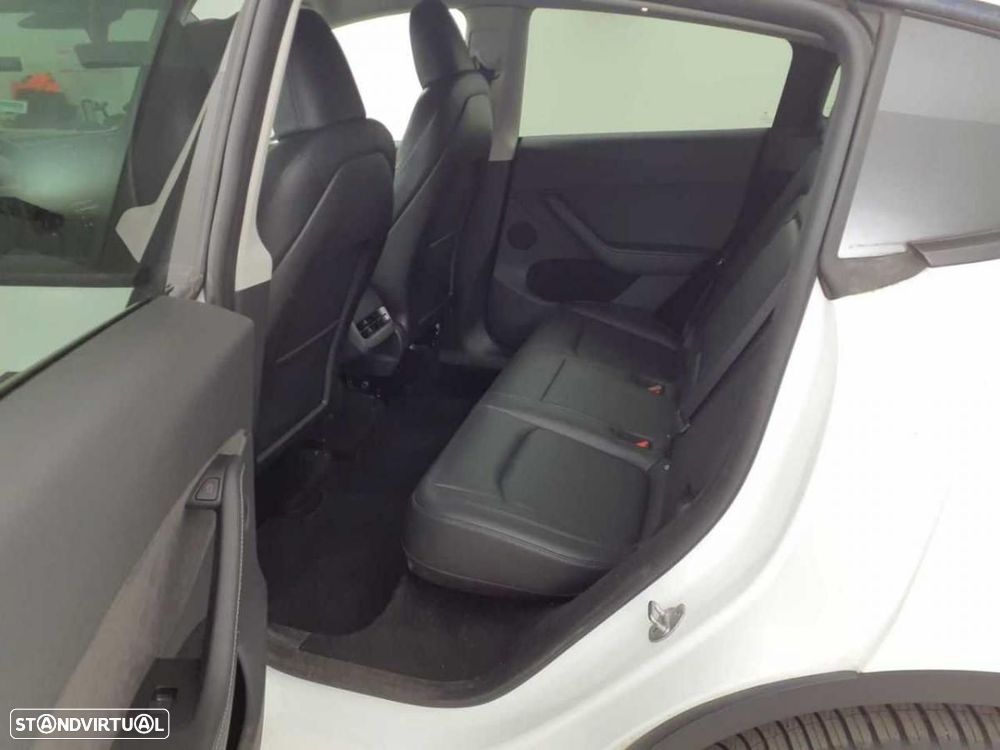 Tesla Model Y Long Range Dual Motor AWD - 4