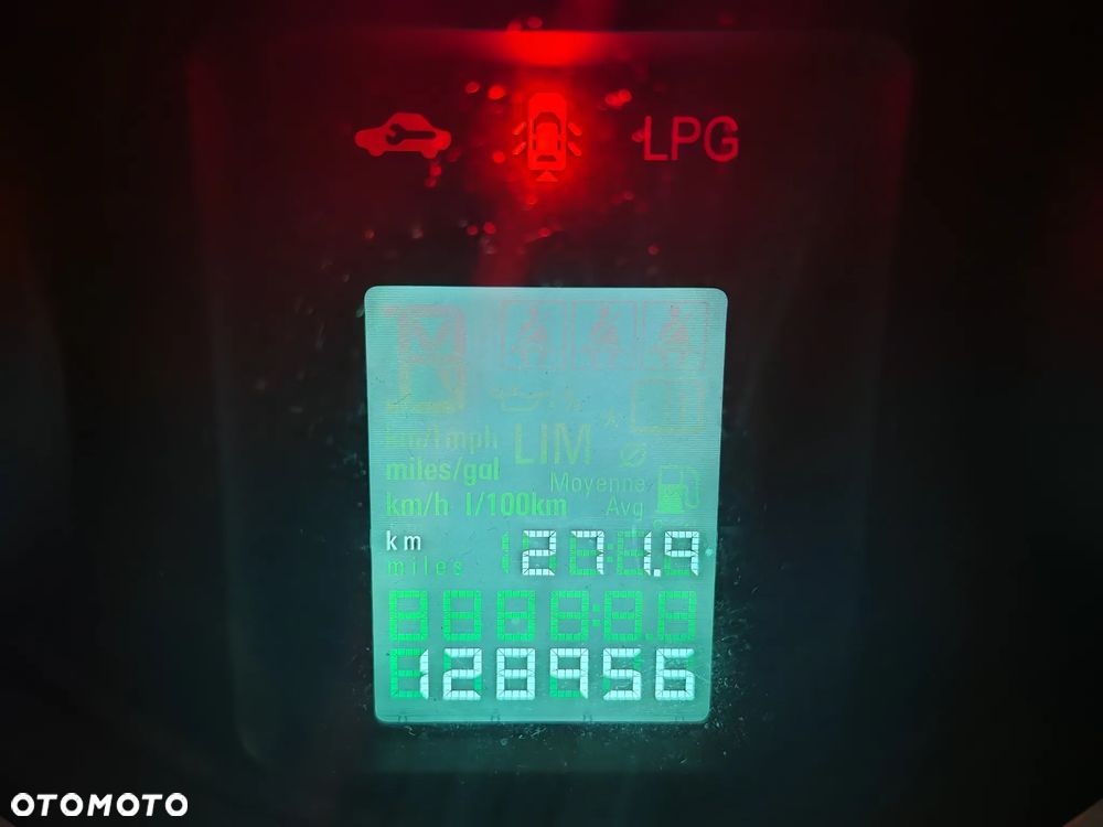 Chevrolet Cruze 1.6 LT - 9