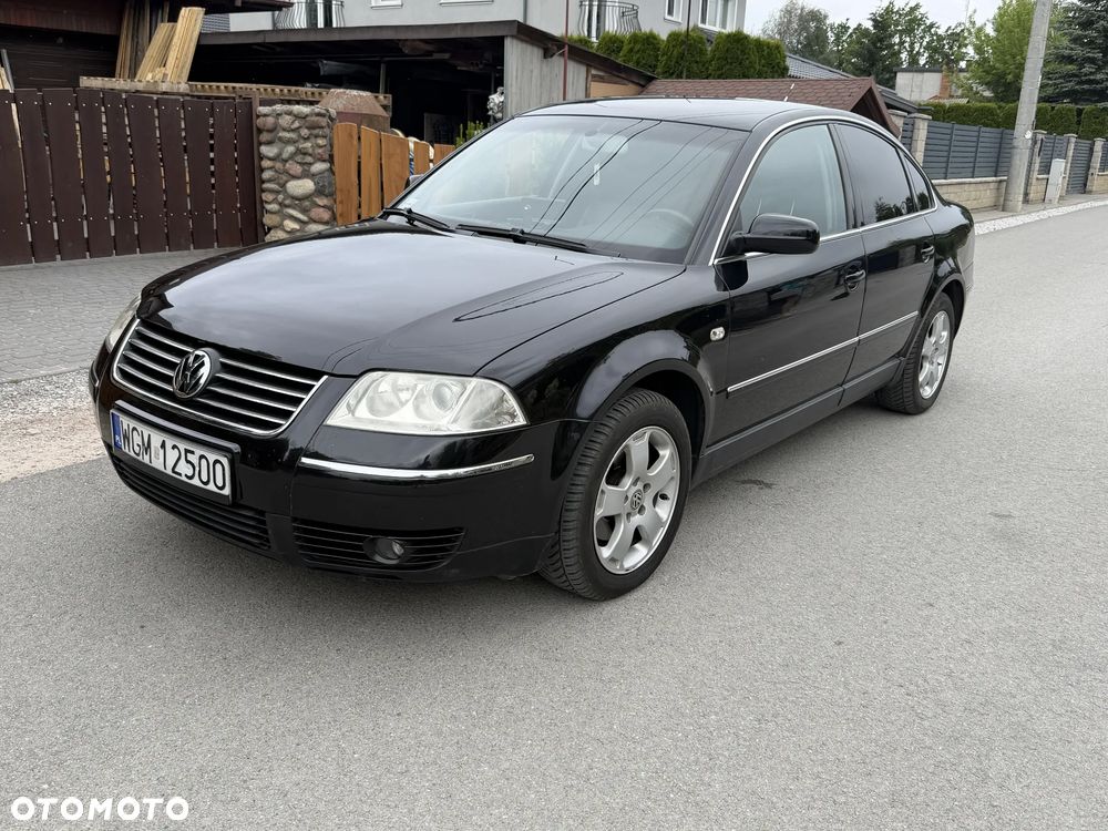 Volkswagen Passat - 1