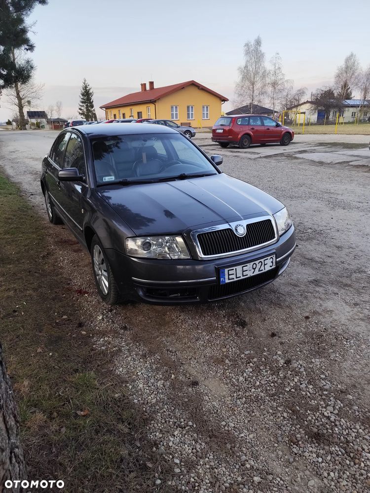 Skoda Superb 2.8 V6 Platinum - 22