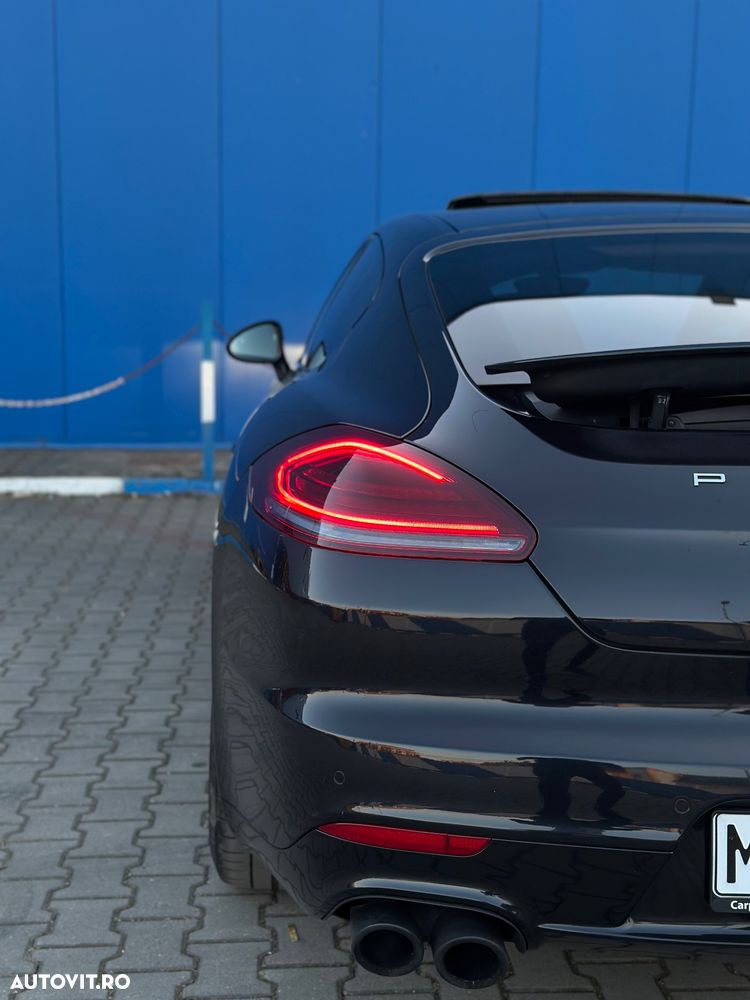 Porsche Panamera - 25