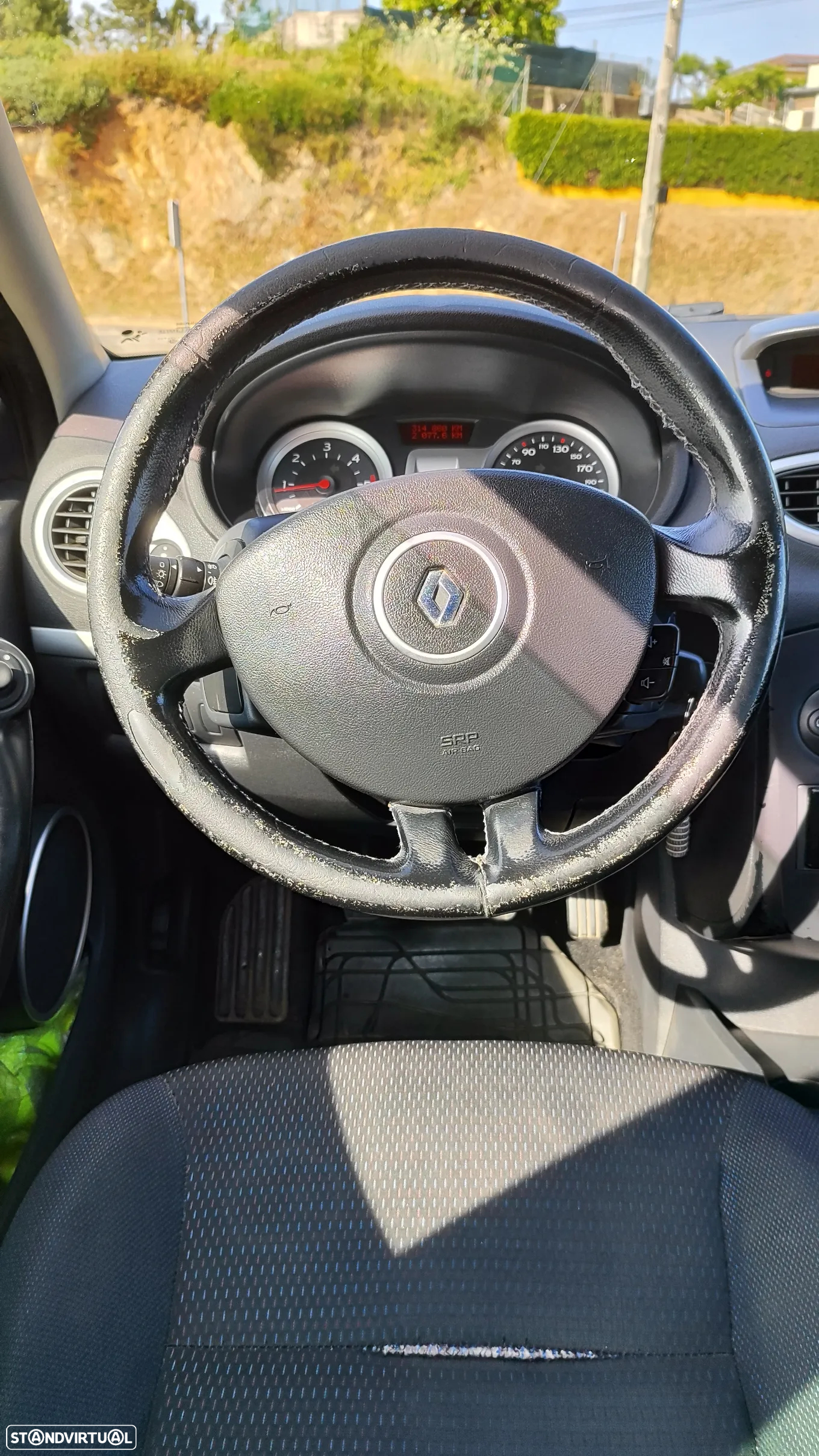 Renault Clio 1.5 dCi Dynamique S - 33