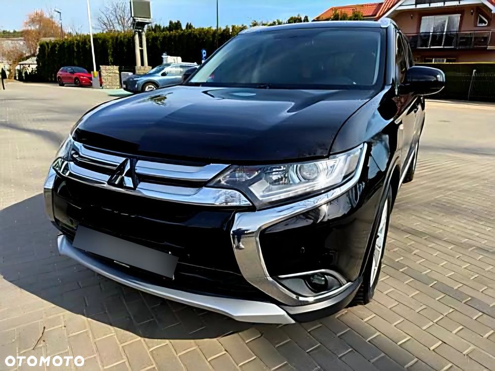 Mitsubishi Outlander 2.0 Invite + 2WD - 3