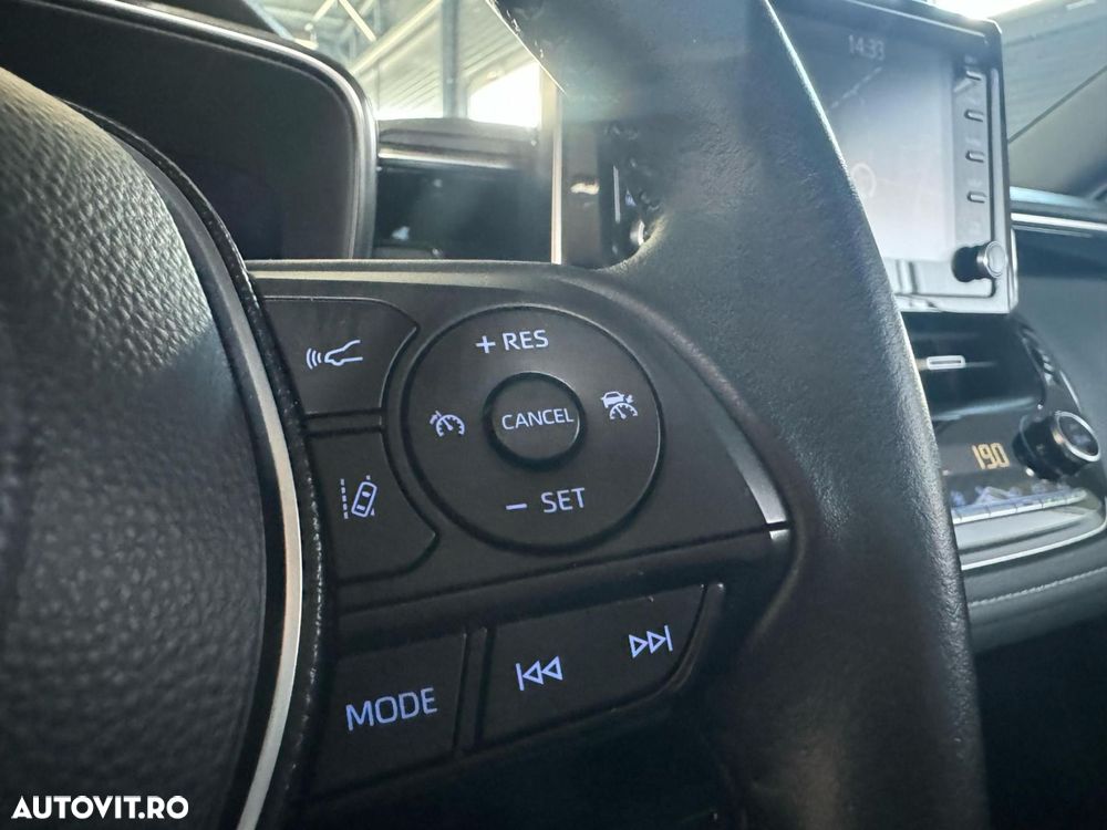 Toyota Corolla 1.8 HSD Dynamic - 17