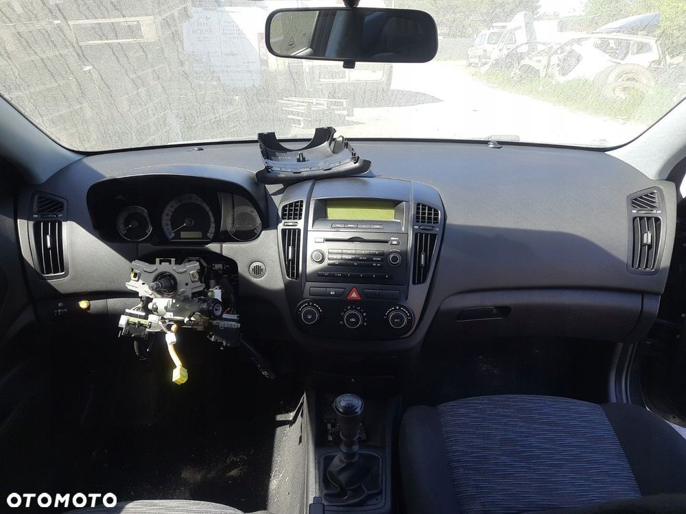 CZĘŚCI Kia Ceed I 1,6 16VB 2006-2012 R 92 kW / 125 KM LAK: BLACK PEARL 3D - 2