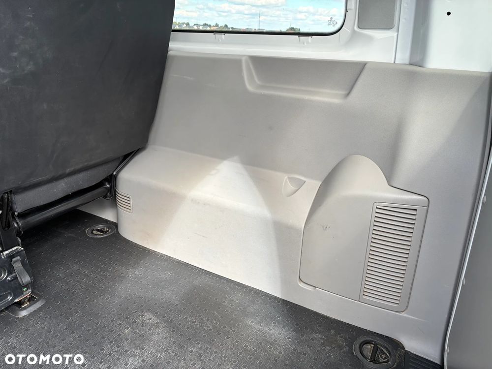 Volkswagen Transporter L2H1 - 15