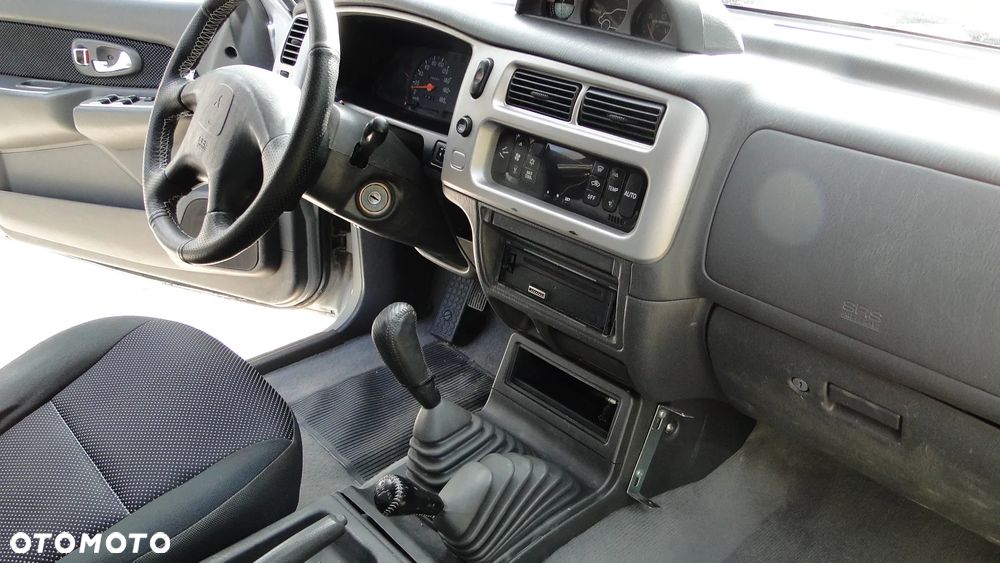 Mitsubishi L200 2.5 TD Intense - 11