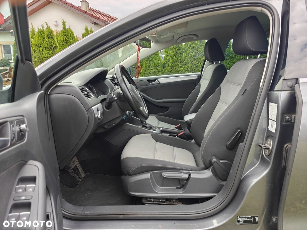 Volkswagen Jetta - 10