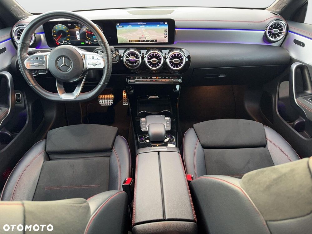 Mercedes-Benz CLA - 23