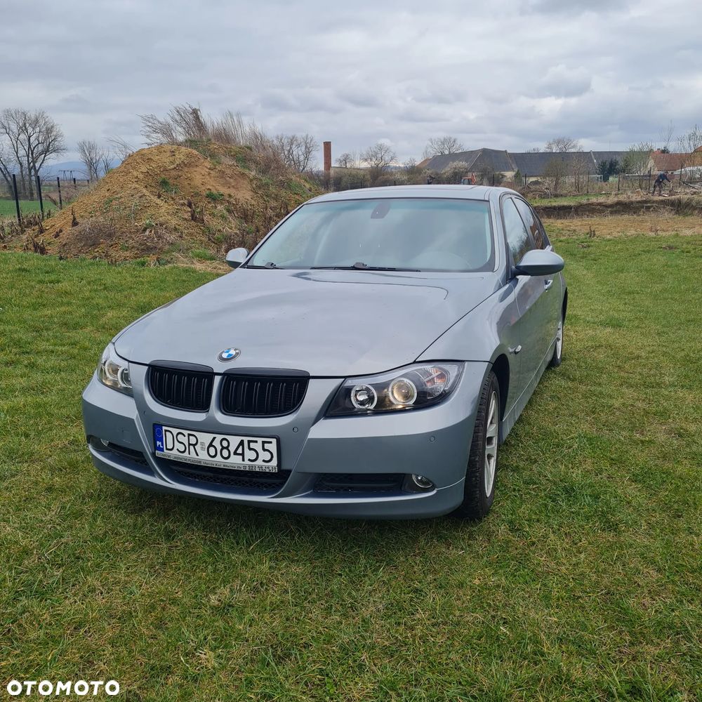 BMW Seria 3 320i - 1